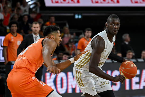 瓦伦西亚相 瓦伦西亚相